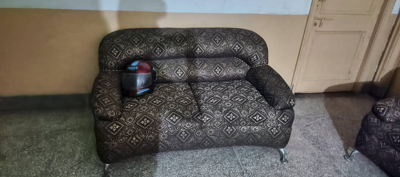 2 sufa set available 2