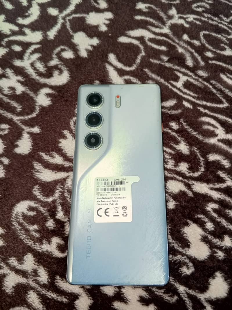 Tecno CAMON 40 Pro 0
