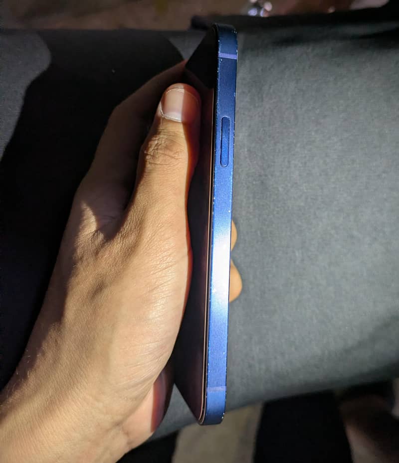 Apple iPhone 12 2