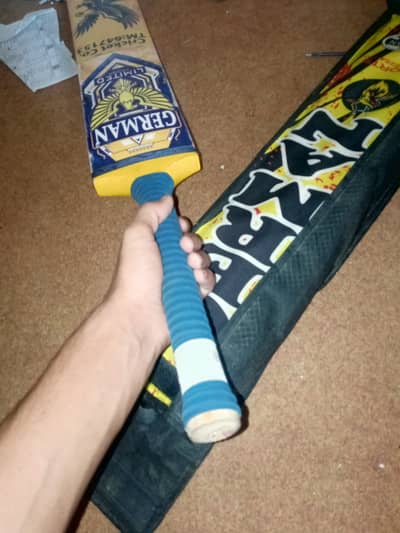 German original SRILANKAN bat for sale in good condition only interes