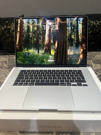 Apple MacBook Air M5 (15.3”) – Brand New | 16GB RAM | 512GB SSD