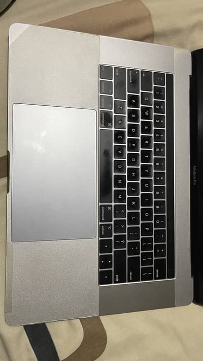 Macbook Pro 2018 15 inch i7 256GB Storage 16GB RAM