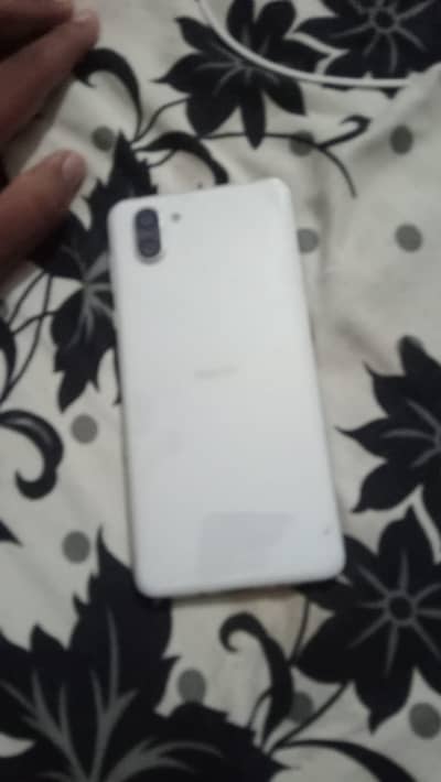 sharp Aquos r3