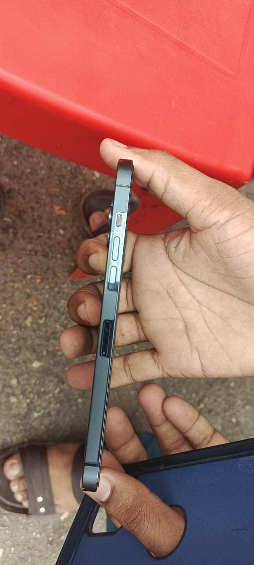 Apple iPhone 12 1
