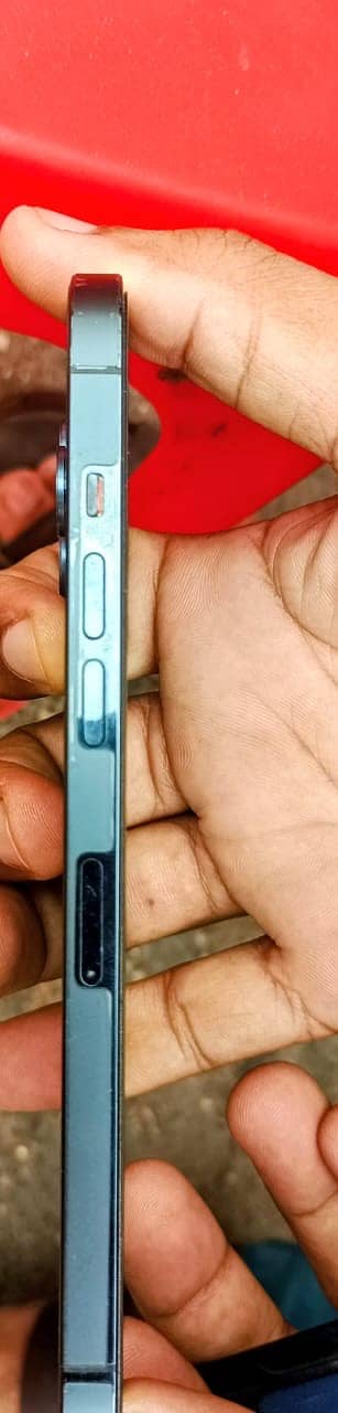 Apple iPhone 12 2