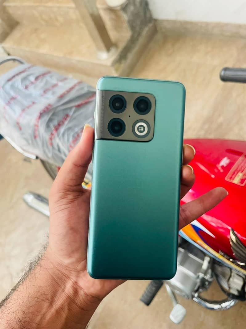 One Plus 10 Pro 3