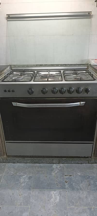 Corona 5 stove cooking range in good working condition