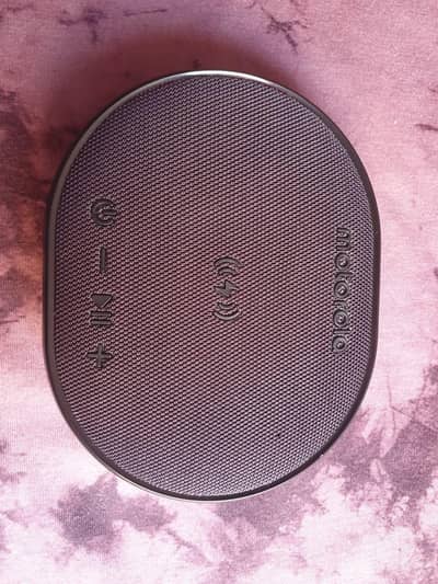 Hey I'm selling my Motorola sonic sub 500 speaker slightly used