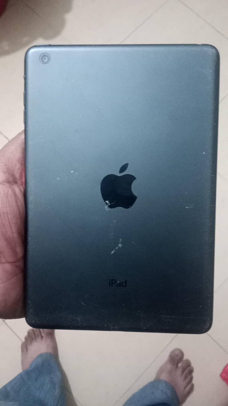 IPad   mini  in good condition 1
