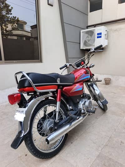 Honda 70 cc Model 2008 Registration city Lahore all over ok