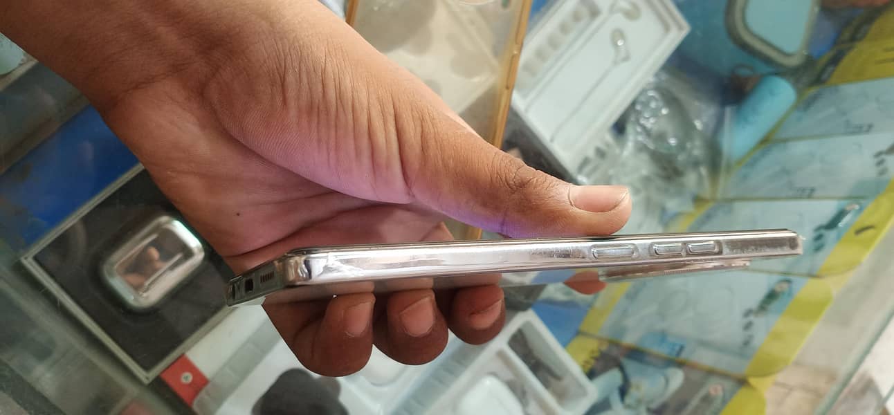 Tecno camon 30 2