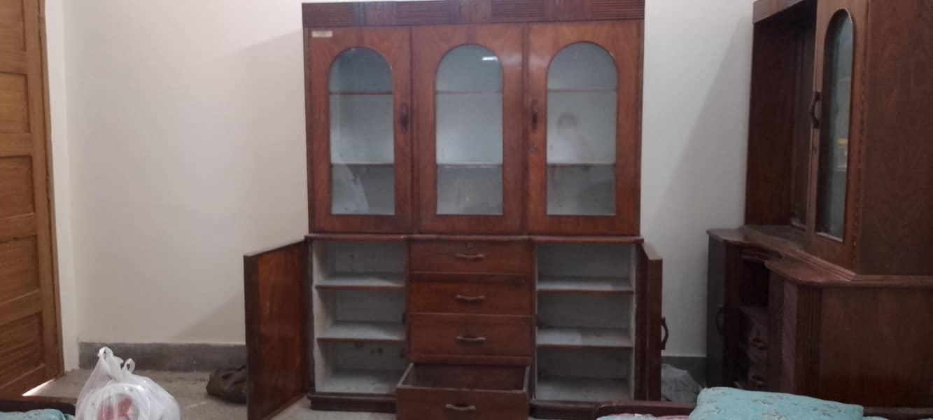 show cases 3