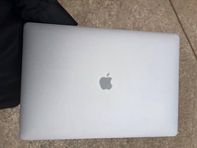 MacBook pro 16inch  2019 i9 16/1Tb