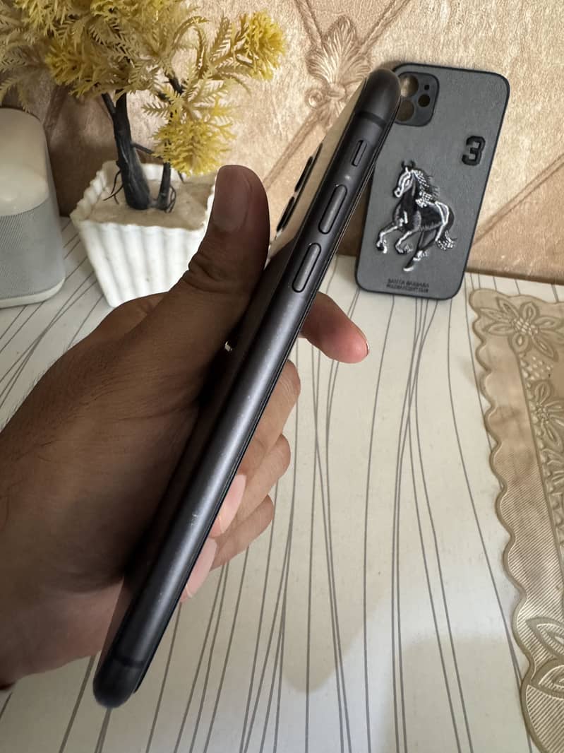 Apple iPhone 11 Box 1