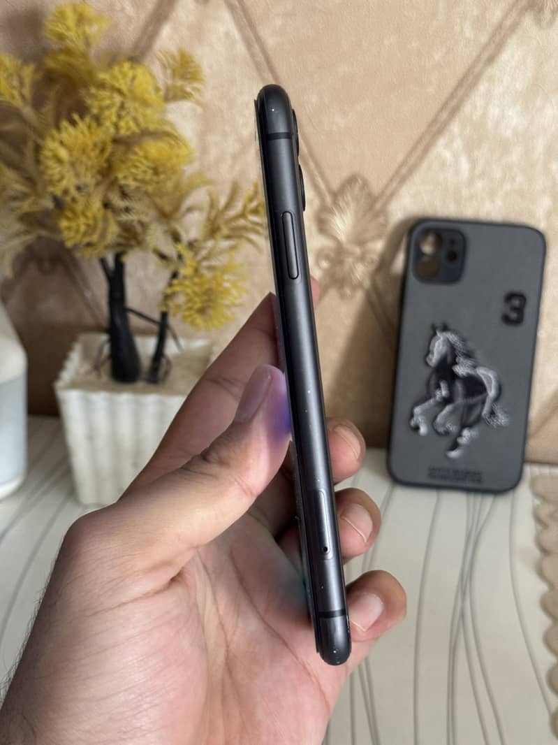 Apple iPhone 11 Box 5