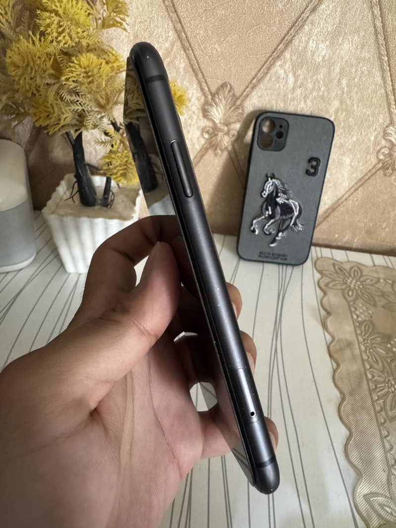Apple iPhone 11 Box 6