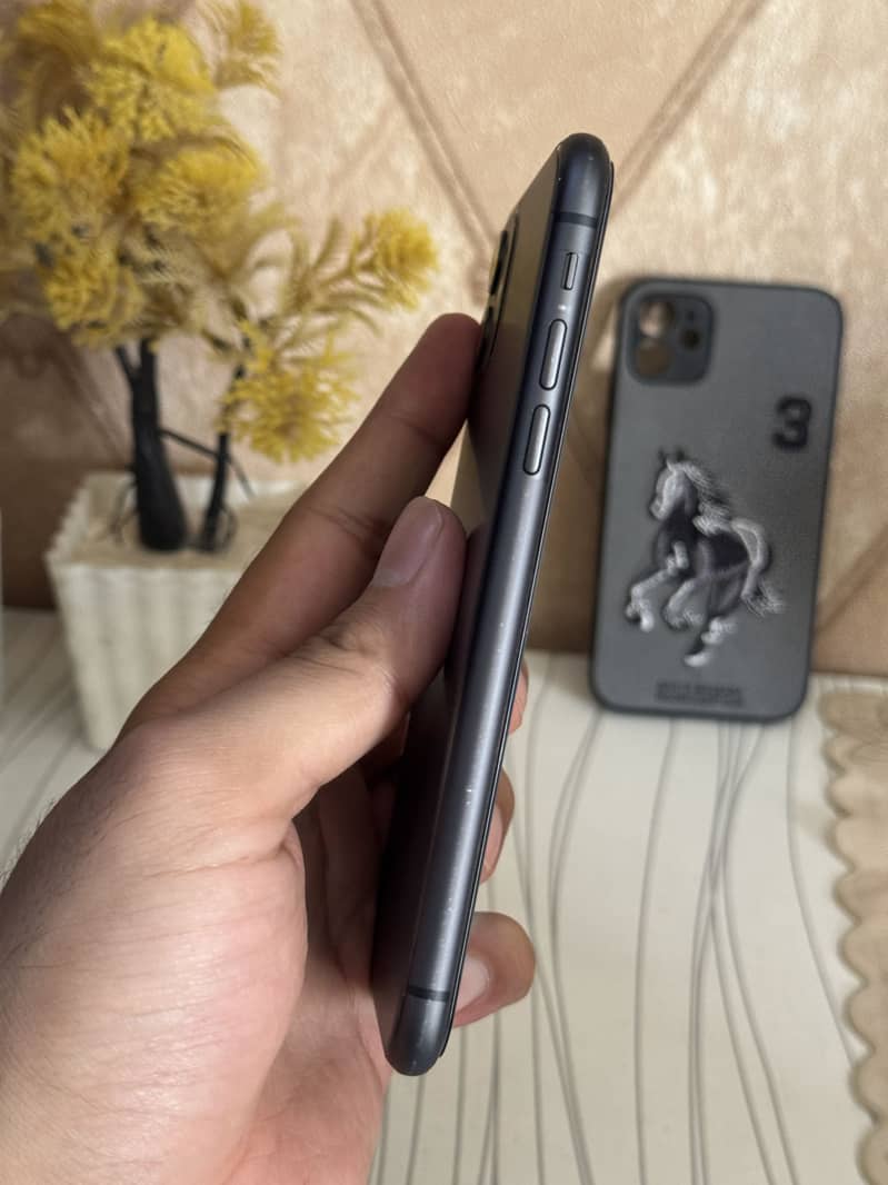 Apple iPhone 11 Box 7