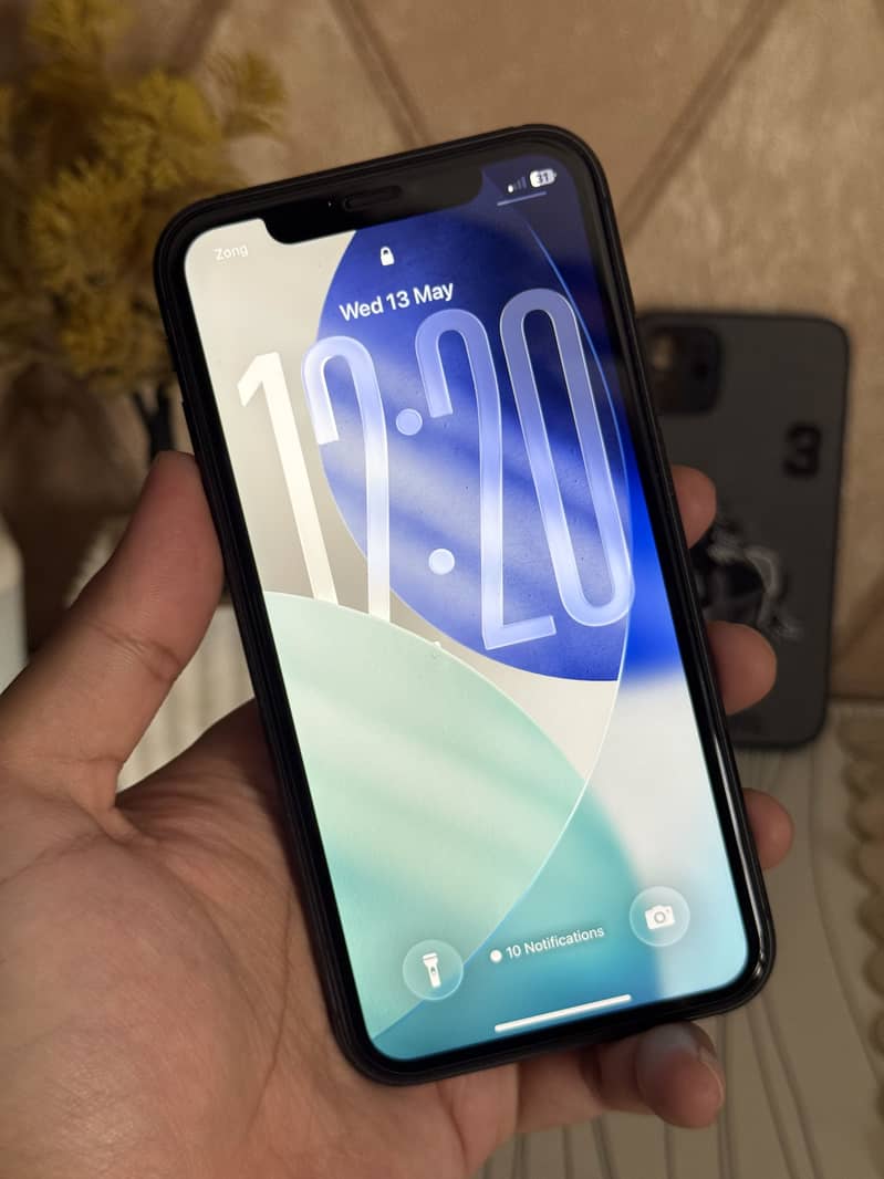 Apple iPhone 11 Box 8
