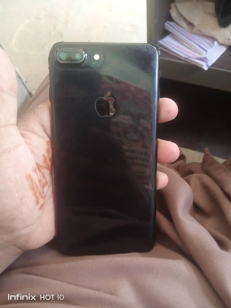 Apple iPhone 7 Plus 1