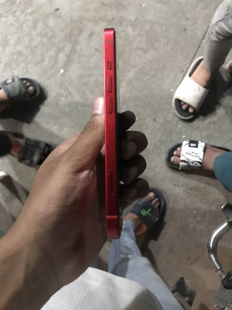 iPhone 13 3