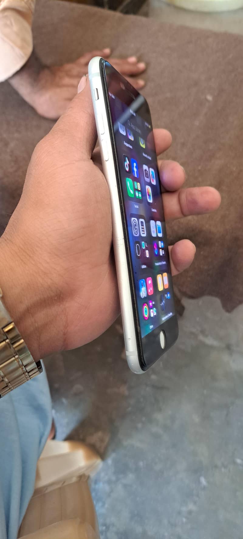 Apple iPhone 8 Plus 3