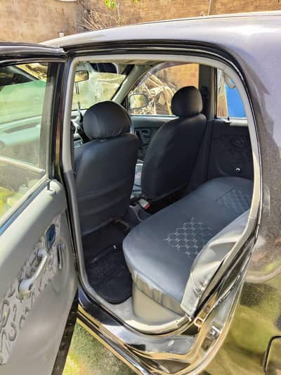 santro 2004 house use car.