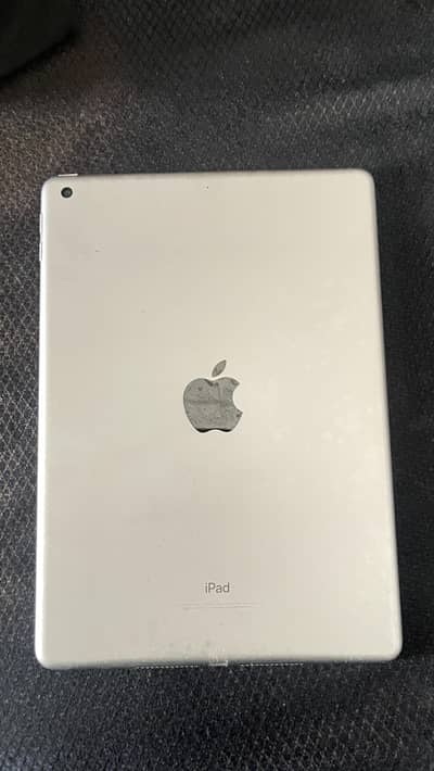 IPAD 5 GEN 32GB NON PTA ALL OK 10/10 CONDITION.