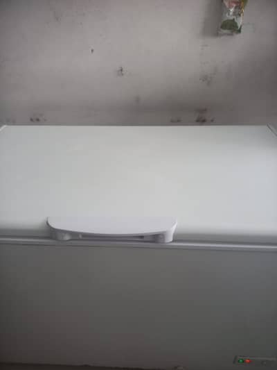 All ok  new condition freezar Haier