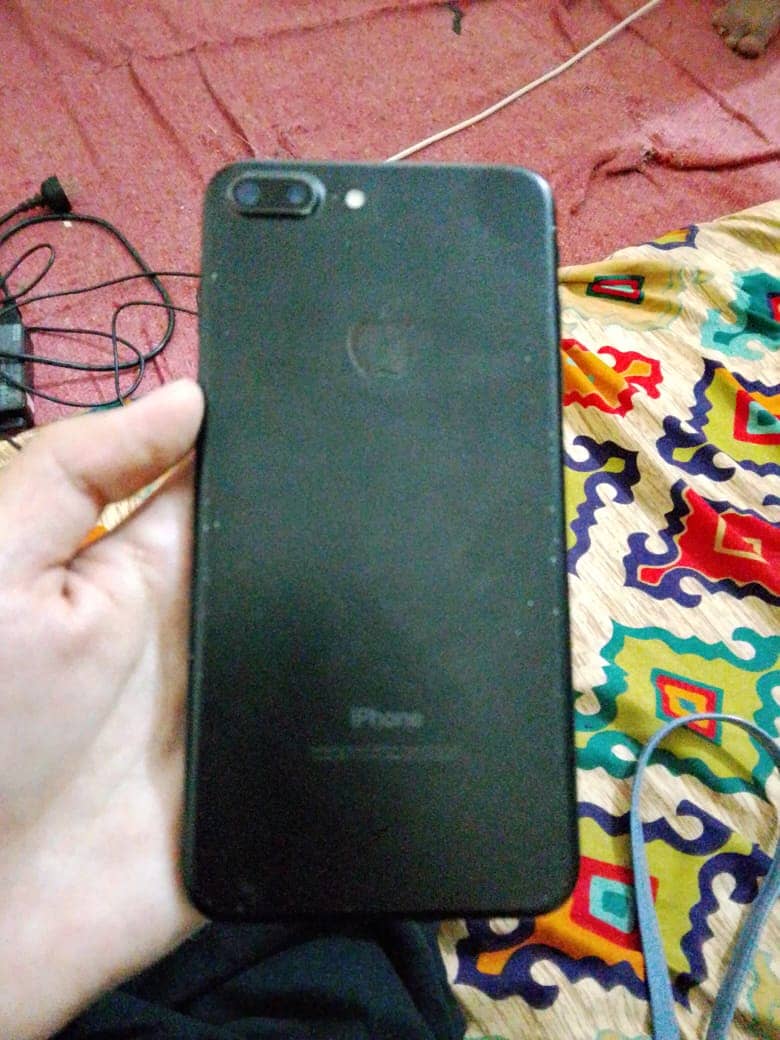 Apple iPhone 7 Plus 1