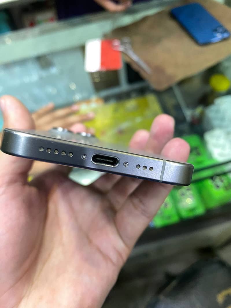 Apple iPhone 15 Pro 1