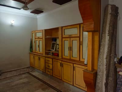 6 Marla Ground Portion / Floor For Rent With Water Boring in Phase 5B Ghauri Town