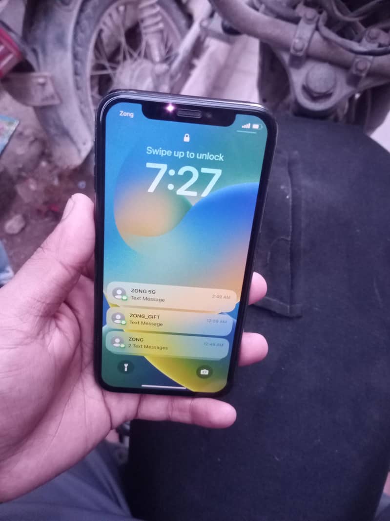 Apple iPhone X 6