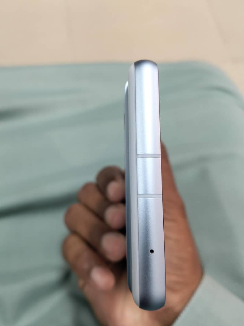 Google Pixel 7a 2