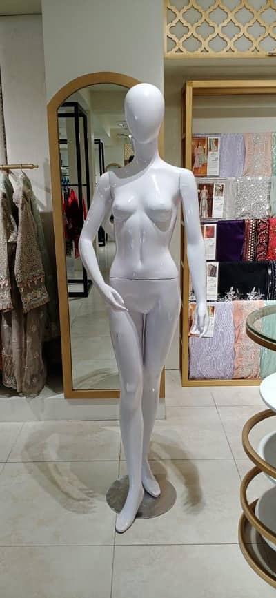 ladies mannequin
