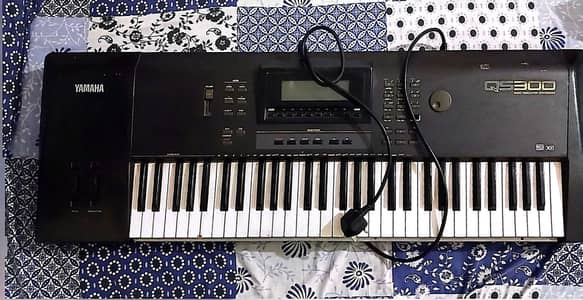 yamaha professional piano QS300