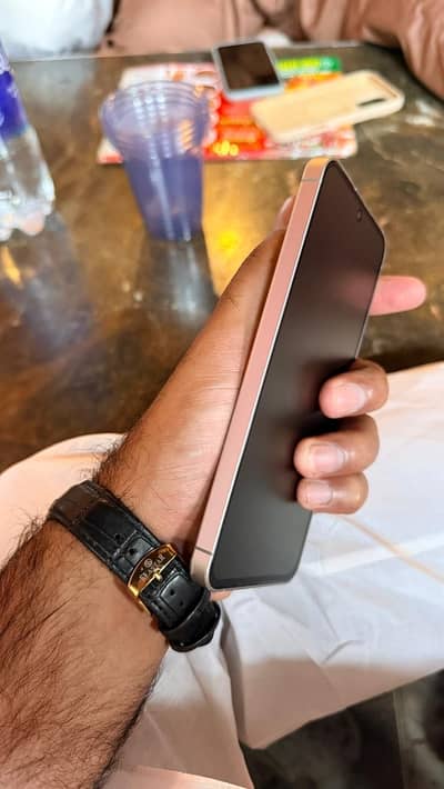 Samsung Mobile S24 fE