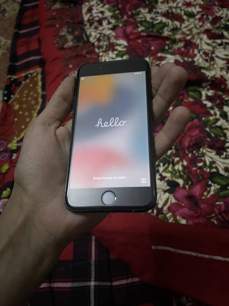 Apple iPhone 7 0