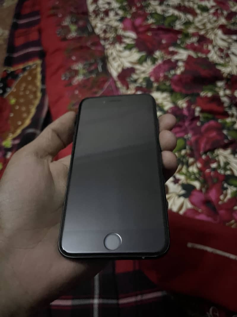 Apple iPhone 7 2