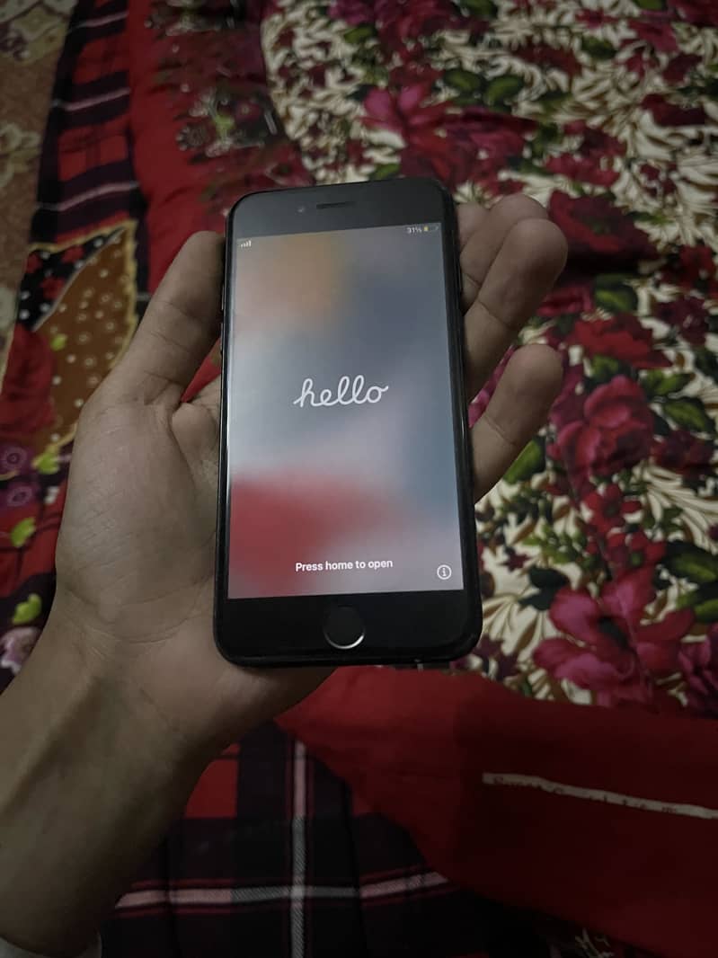 Apple iPhone 7 3