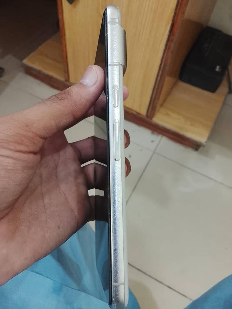 Google Pixel 8 Pro 4