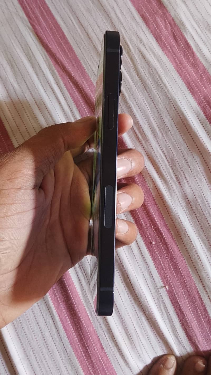 Apple iPhone 12 2