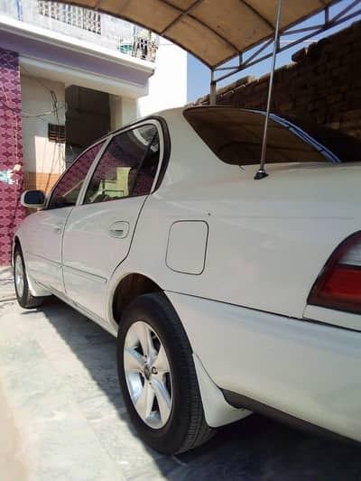 Toyota Corolla XE 2000