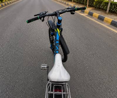 Cycle ka number 24 disc breaking iski Gair hai abhi Aage Bhi Piche bhi