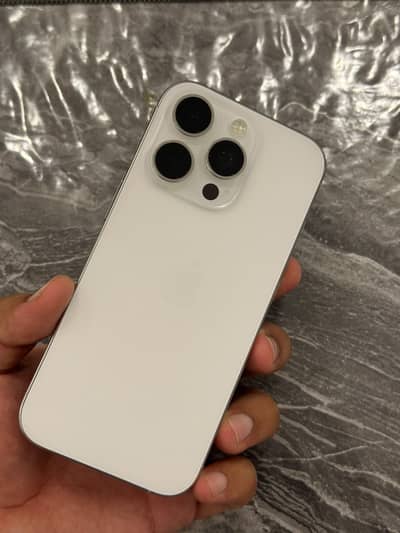 Apple iPhone 16 Pro