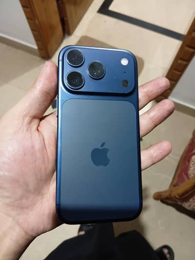 iPhone 17 Pro 256GB Deep Blue