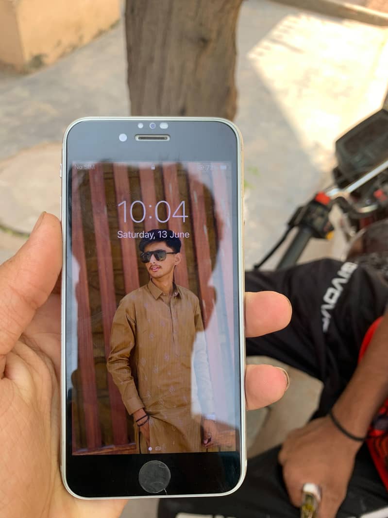 Apple iPhone 6S 1