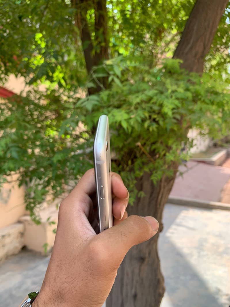 Apple iPhone 6S 2