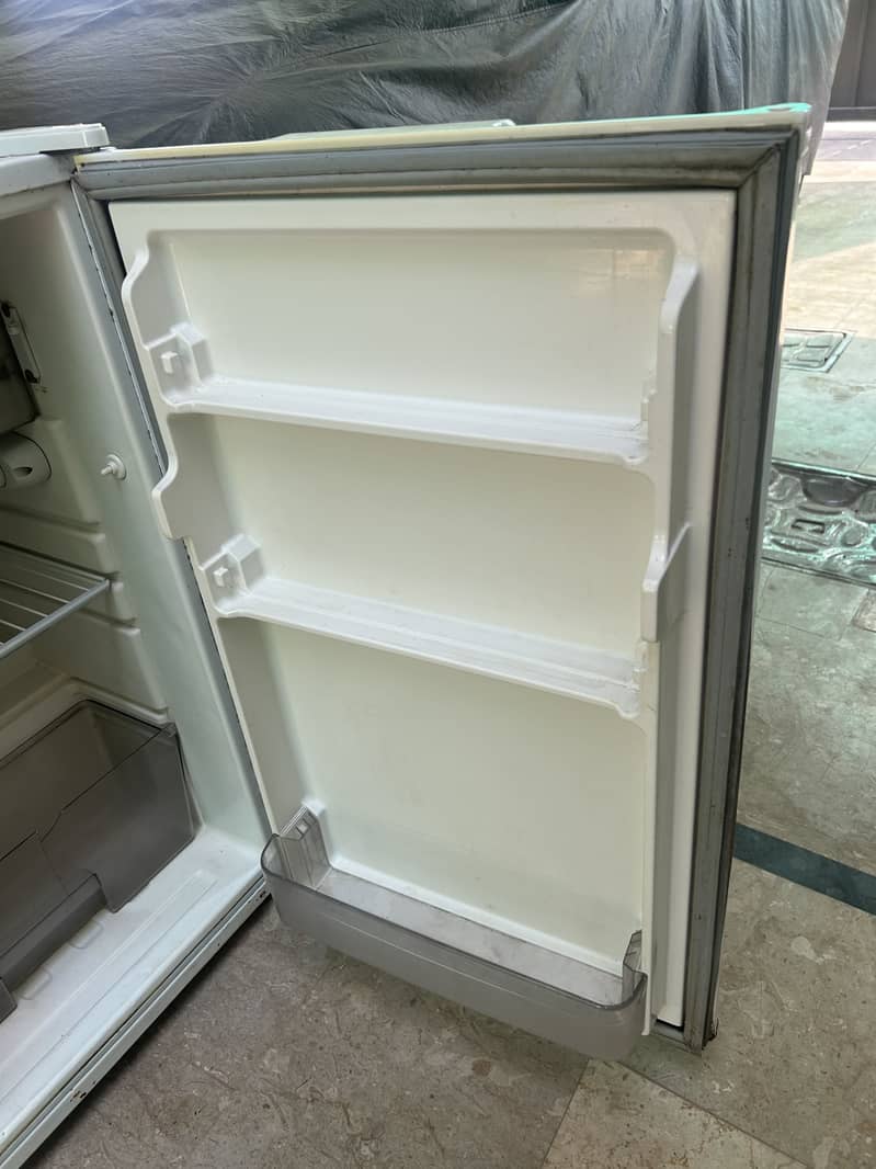 Mini Fridge 1