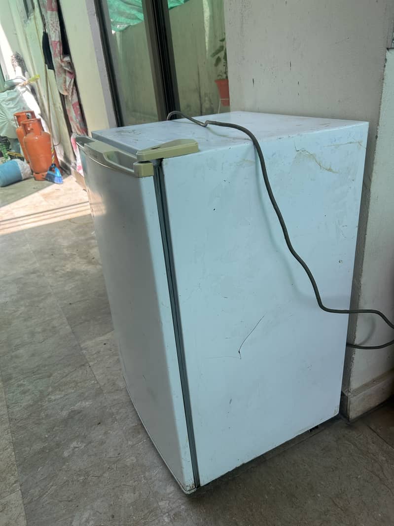 Mini Fridge 3
