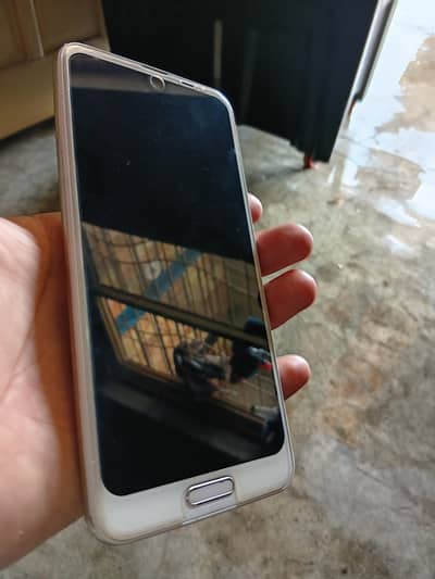 Sharp Aquos R2